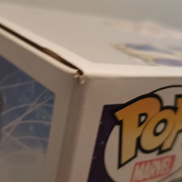 Thanos (Glow in the Dark) Entertainment Earth Exclusive - 6 Inch Glow in Dark - Picture 3 of 10